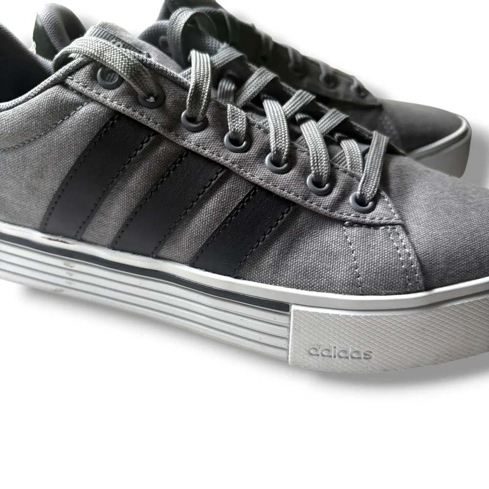 Adidas Daily 4.0 Women's Grey Canvas Low Top Skate Sneakers IF4493 Size 7.5